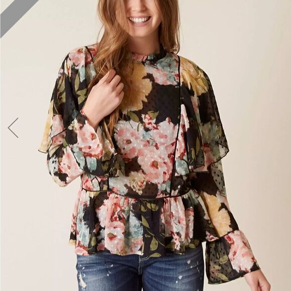 NEW WITH TAGS GIMMICKS SWISS DOT RUFFLE FLORAL TOP IN BLACK - Picture 1 of 11